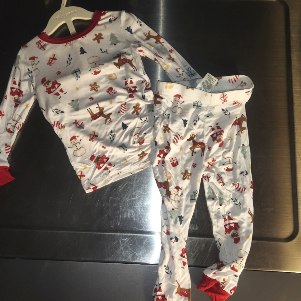 NWOT Milkberry Holiday Pajamas- 12M